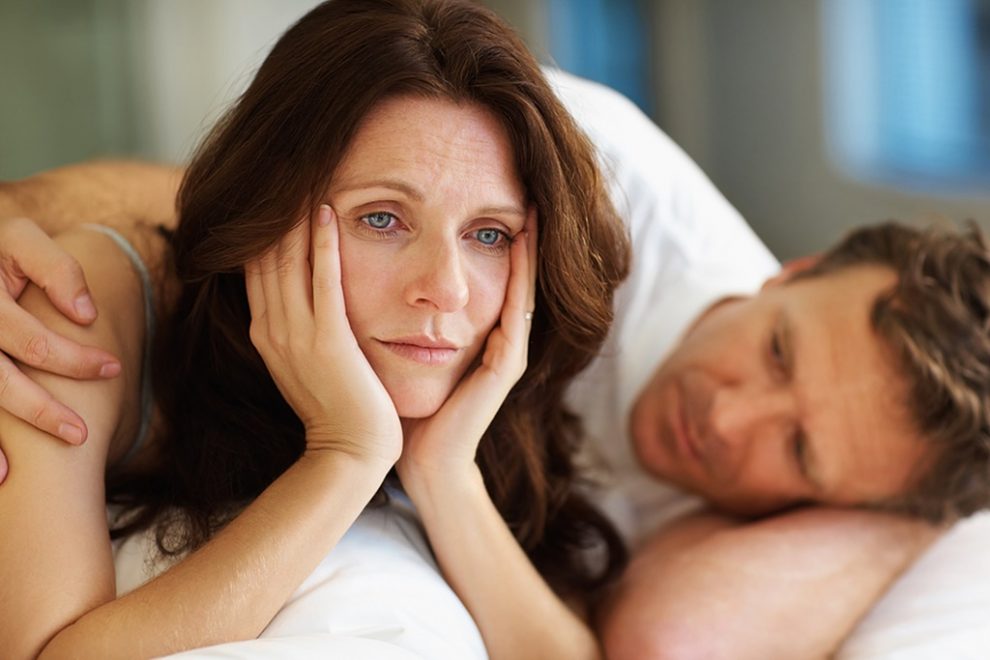 Menopauza - cand apare, simptome, tratament, cum previi bufeurile si cum afecteaza viata sexuala
